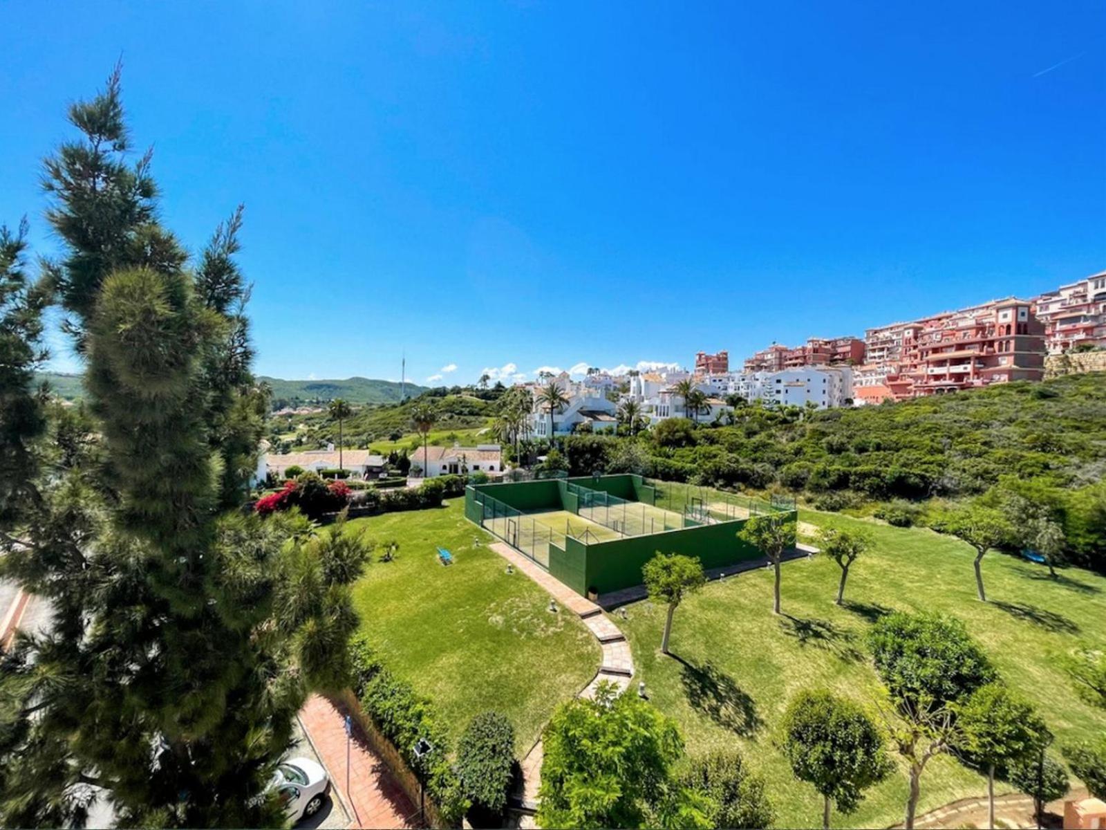 Duquesa Suites Golf And Garden Castillo de Sabinillas Ngoại thất bức ảnh
